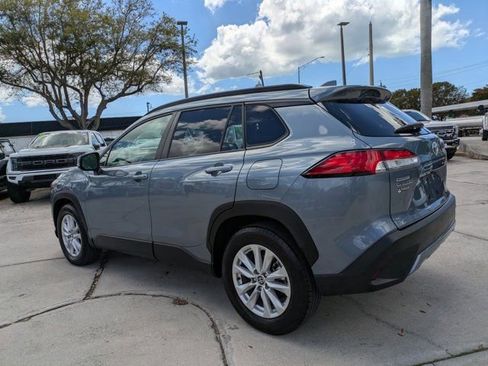 Used 2023 Toyota Corolla Cross LE w/ Moonroof Package image 6