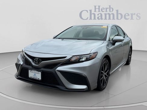 Used 2024 Toyota Camry SE FWD image 10