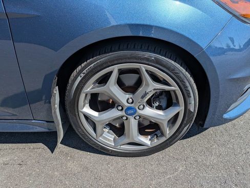 Used 2018 Ford Focus ST image 11