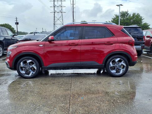 Used 2021 Hyundai Venue SEL w/ Cargo Package FWD image 22