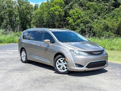 Used 2017 Chrysler Pacifica Touring-L Plus w/ Tire & Wheel Group