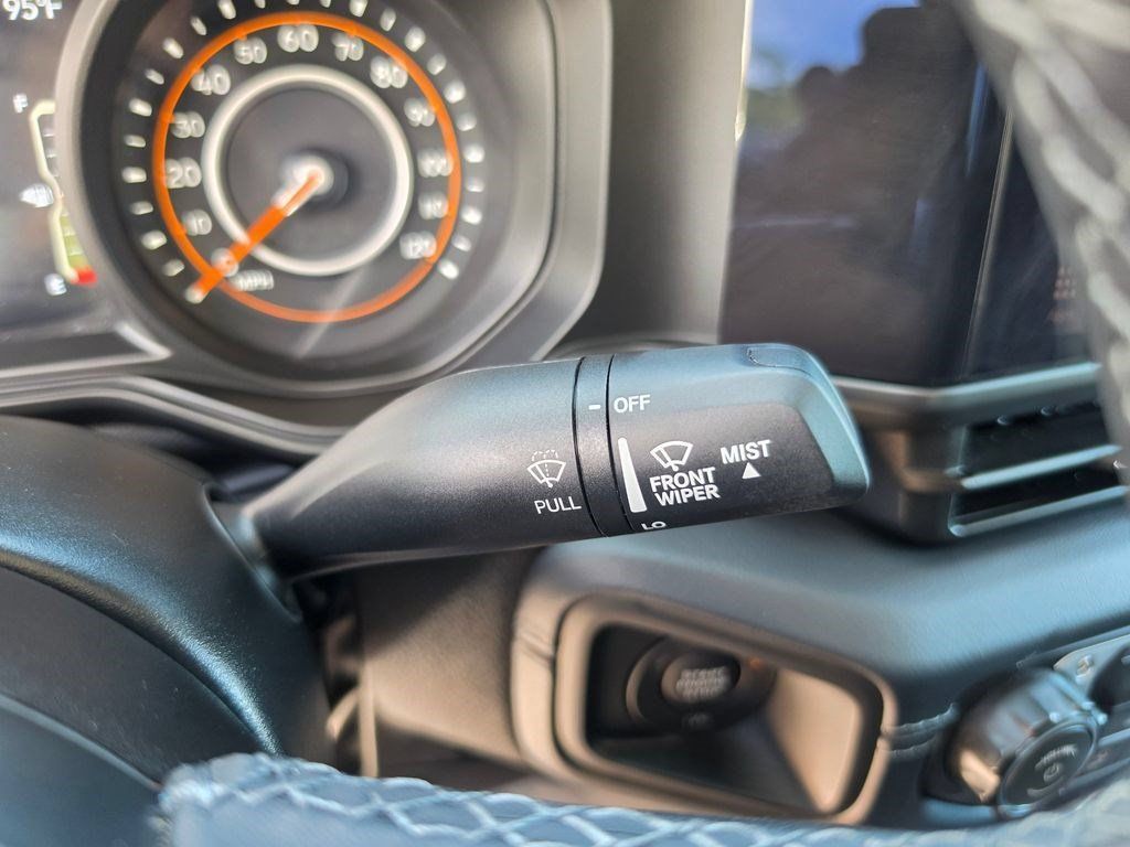 Used 2026 Jeep Gladiator Mojave AWD/4WD image 15