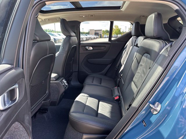 Certified 2024 Volvo XC40 B5 Core AWD/4WD image 13