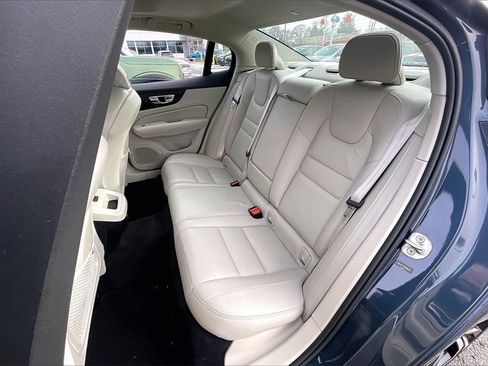 Used 2024 Volvo S60 B5 Plus image 24