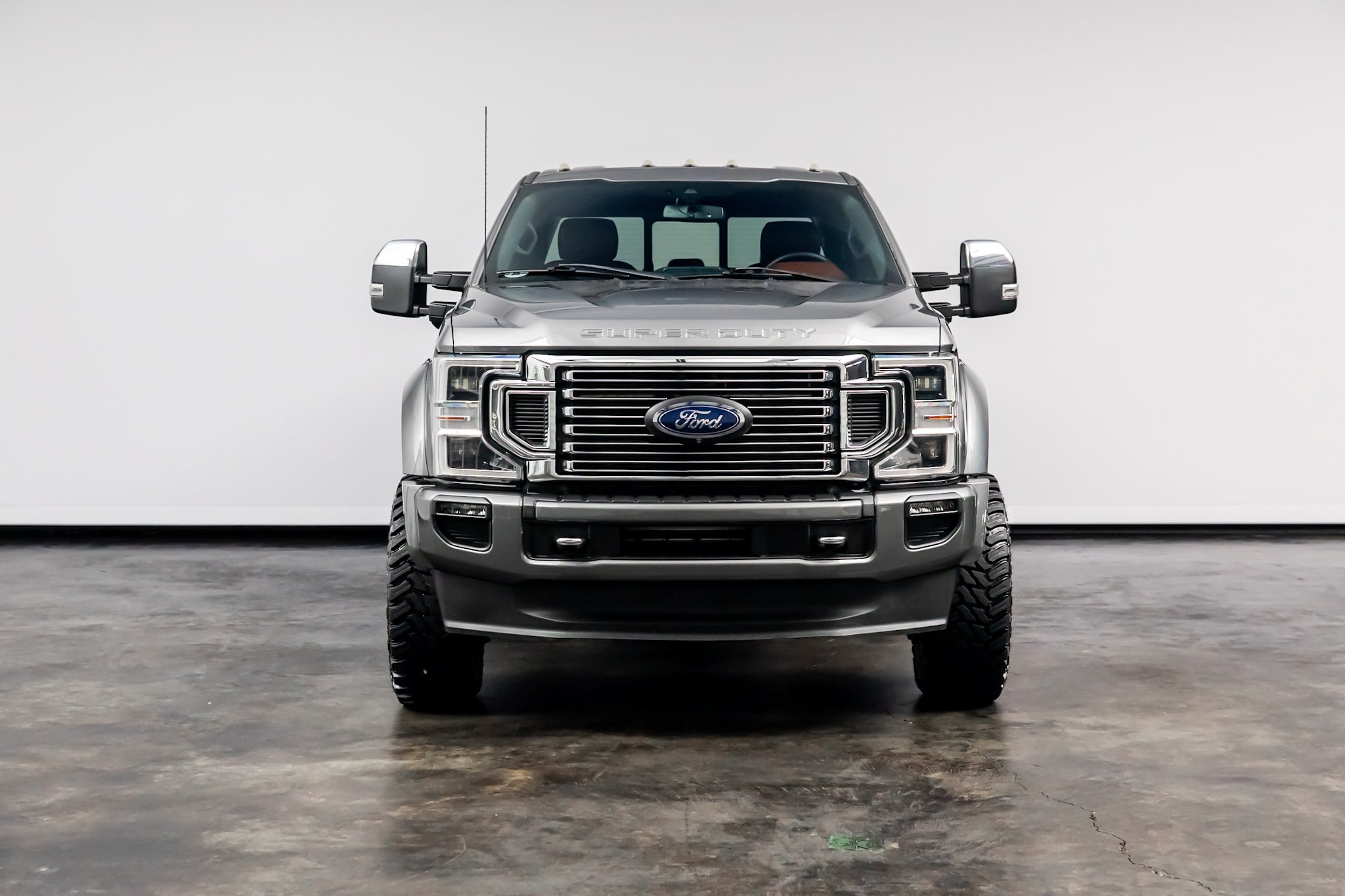 Used 2022 Ford F450 Platinum AWD/4WD image 2