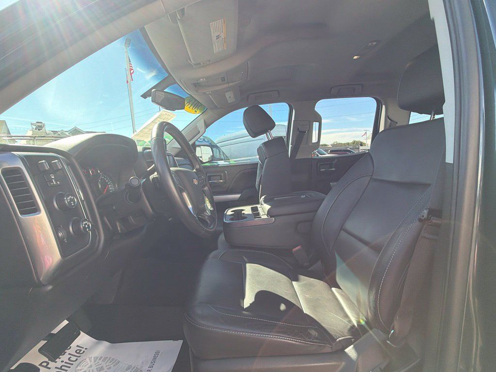 Used 2018 Chevrolet Silverado 1500 LT w/ All Star Edition AWD/4WD image 31