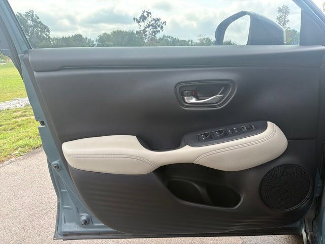 Used 2023 Honda HR-V LX image 15