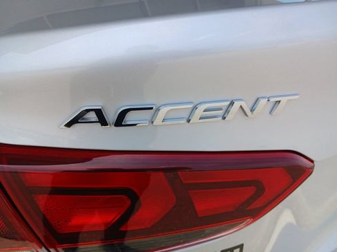 Used 2022 Hyundai Accent SEL FWD image 28