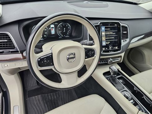 Used 2016 Volvo XC90 T6 Momentum w/ Momentum Plus Package image 15