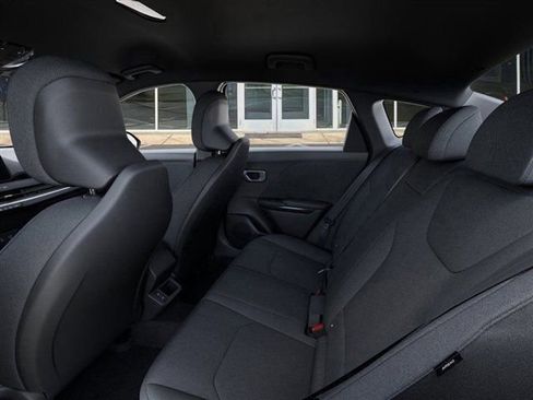 New 2026 Kia K4 LXS image 18