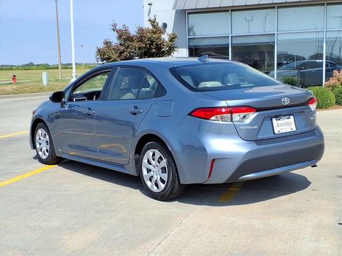 Used 2022 Toyota Corolla LE image 4