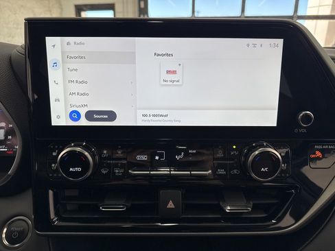 Certified 2025 Toyota Highlander Limited image 27