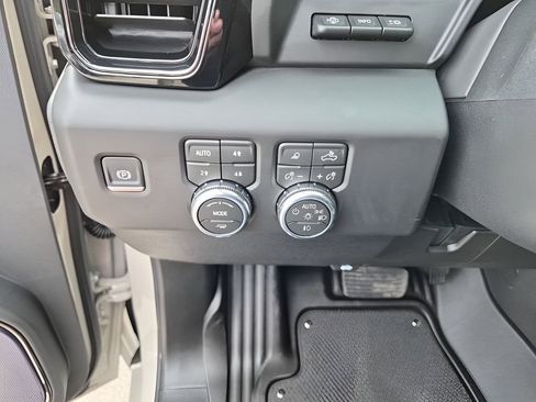 Used 2026 GMC Sierra 2500 AT4X w/ LPO, Black Badging Package image 33