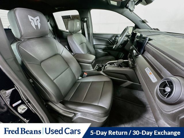 Used 2026 Chevrolet Colorado Trail Boss AWD/4WD image 32