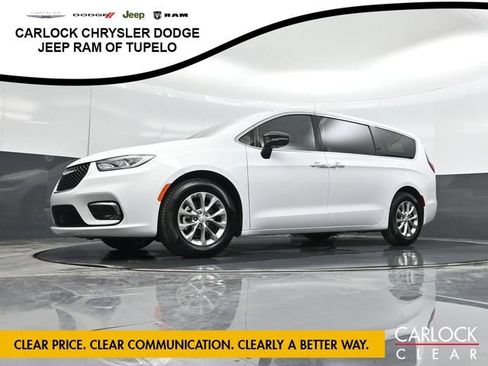 Used 2026 Chrysler Pacifica Limited FWD image 63