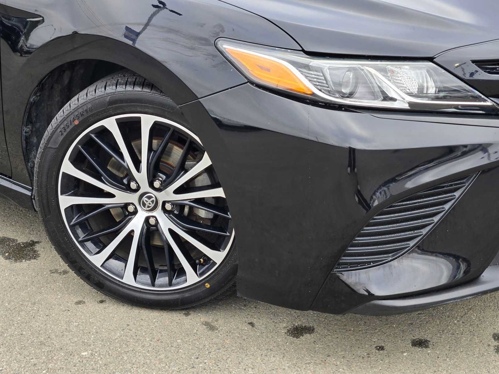 Used 2020 Toyota Camry SE FWD image 9