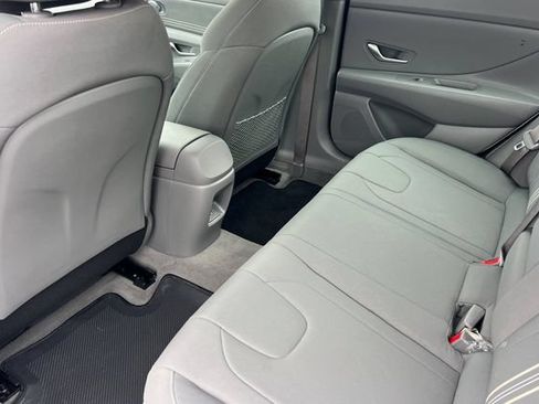 Used 2025 Hyundai Elantra SEL FWD image 15