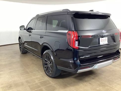 Used 2025 Ford Expedition Platinum w/ Driver's Package AWD/4WD image 9