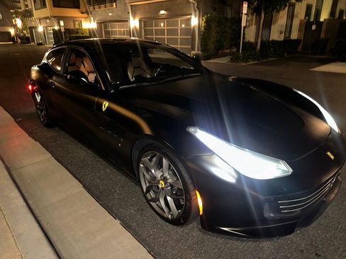 Used 2018 Ferrari GTC4Lusso T RWD image 8