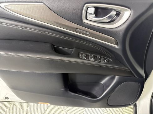 Used 2019 INFINITI QX60 Luxe w/ Essential Package FWD image 9