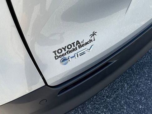 Used 2025 Toyota Sienna XLE FWD image 17