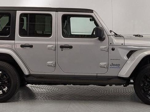 Used 2023 Jeep Wrangler Unlimited Sahara AWD/4WD image 2