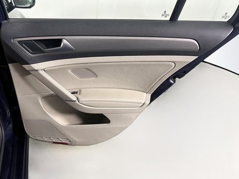 Used 2016 Volkswagen Golf Limited Edition image 29