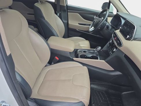 Used 2019 Hyundai Santa Fe FWD image 12