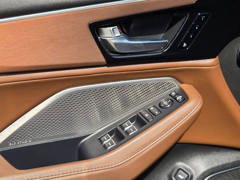 Certified 2023 Acura MDX FWD w/ Technology Package image 11