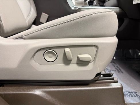 New 2026 GMC Sierra 1500 SLT w/ SLT Premium Package AWD/4WD image 31