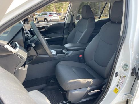 Used 2024 Toyota RAV4 LE image 18