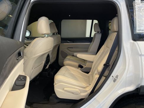 Used 2025 Jeep Grand Cherokee L Limited w/ Black Appearance Package image 32