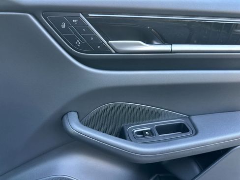New 2026 Porsche Macan Electric RWD image 19