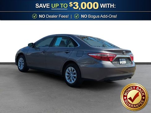Used 2017 Toyota Camry LE FWD image 4