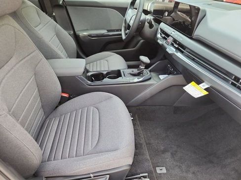 New 2025 Kia K4 EX image 7