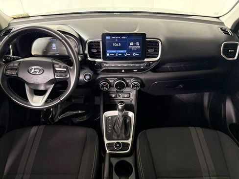 Used 2025 Hyundai Venue SEL FWD image 32