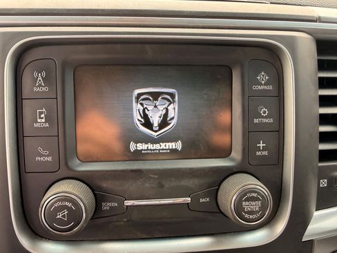 Used 2020 RAM 1500 Classic SLT w/ Luxury Group RWD image 12