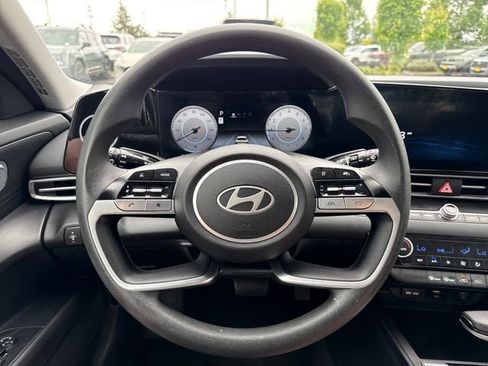 Used 2024 Hyundai Elantra SEL FWD image 12