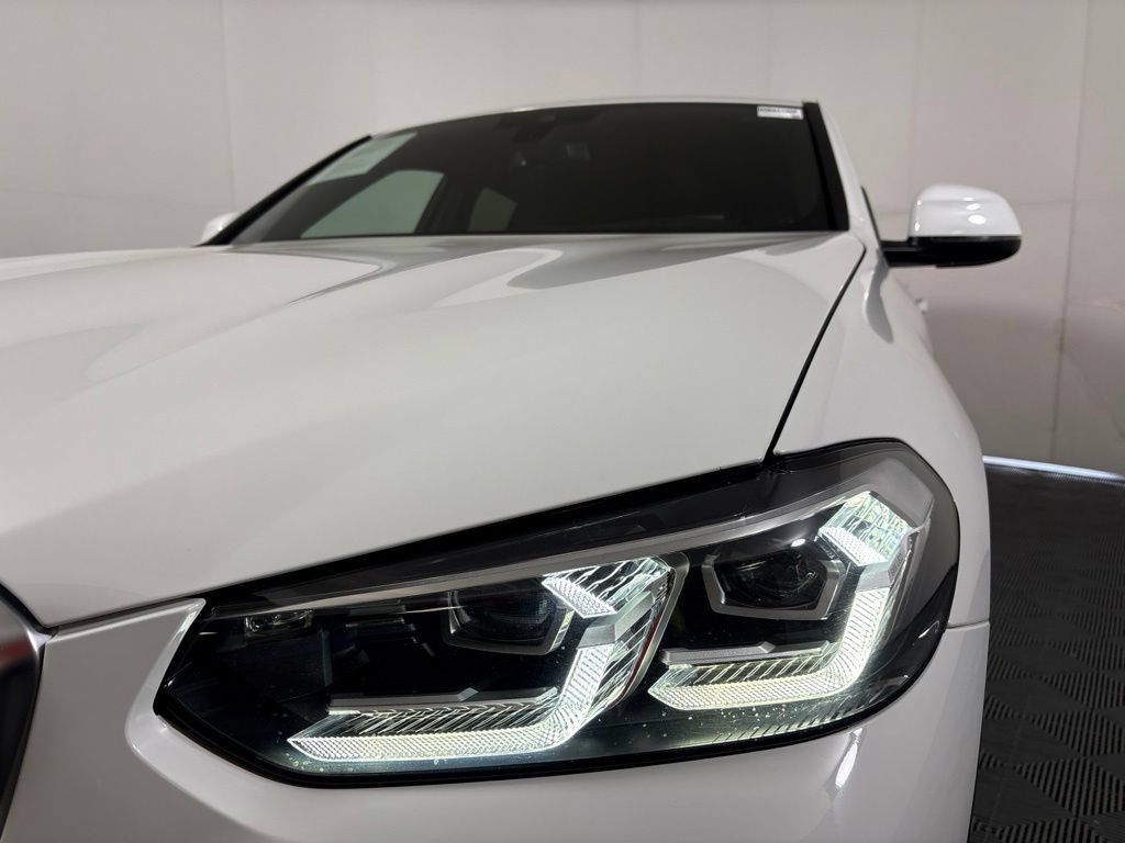 Used 2022 BMW X4 xDrive30i w/ Premium Package 2 AWD/4WD image 9
