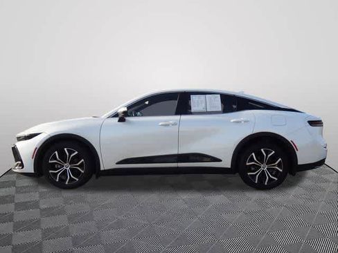 Used 2023 Toyota Crown XLE image 2