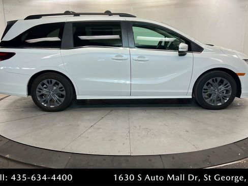 New 2026 Honda Odyssey Touring image 6