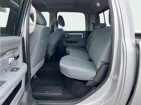 Used 2017 RAM 2500 SLT image 12