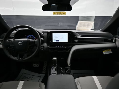 Used 2026 Toyota Camry SE FWD image 13