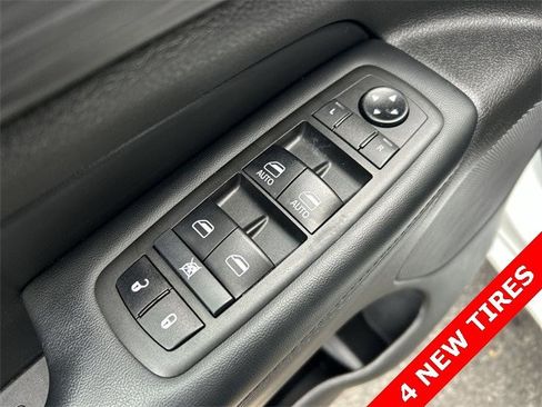 Certified 2021 Jeep Grand Cherokee Laredo X image 16