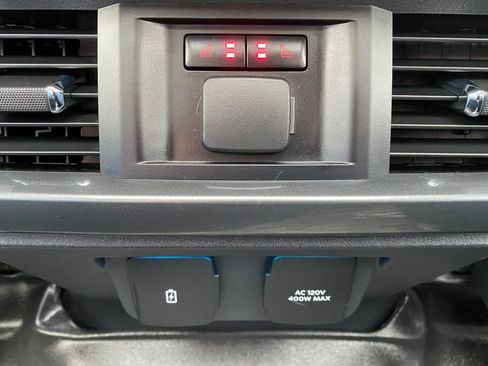 Used 2023 Ford F150 Lariat w/ Equipment Group 502A High image 22