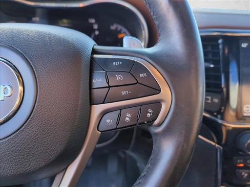 Used 2020 Jeep Grand Cherokee Overland AWD/4WD image 16