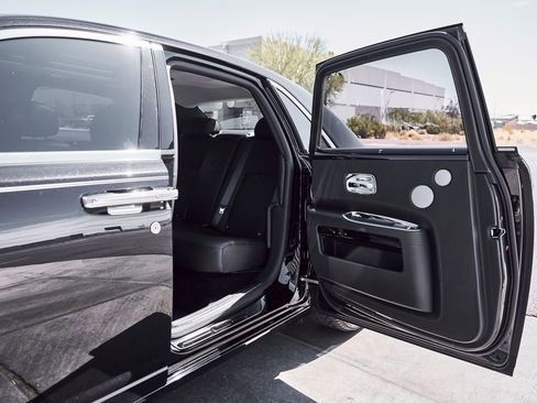 Used 2014 Rolls-Royce Ghost RWD image 28