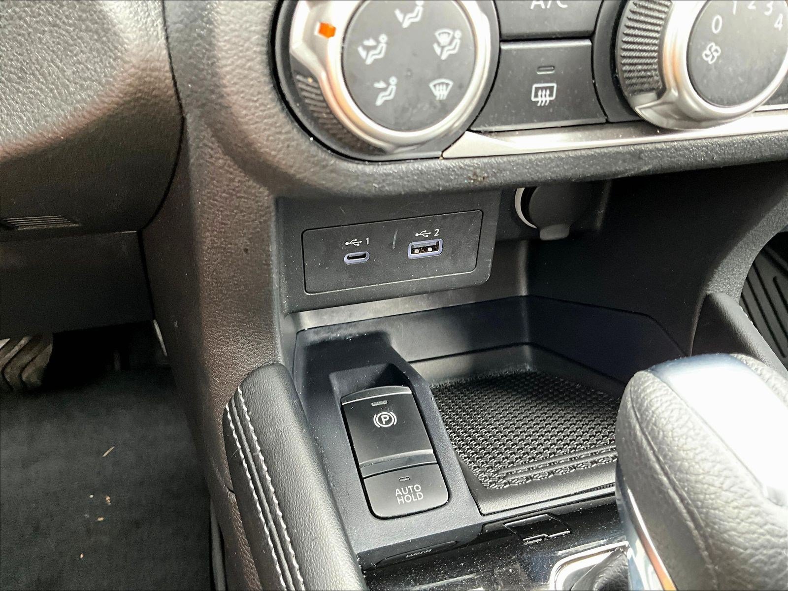 Used 2024 Nissan Kicks SV FWD image 16