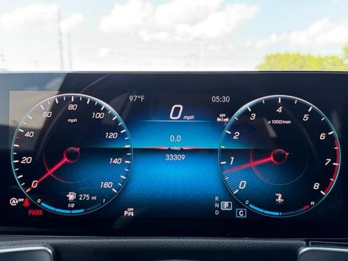 Used 2023 Mercedes-Benz GLB 250 4MATIC image 18