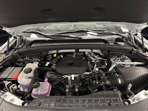 New 2026 Jeep Grand Cherokee Limited w/ Luxury Tech Group II image 39